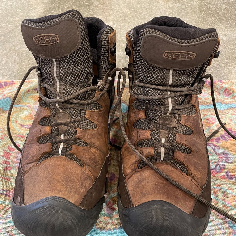 Keen Targhee II size 13 mid-rise hiking boots